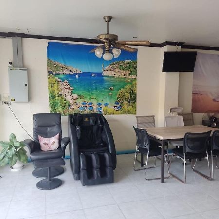 Holidays House Karon Esterno foto