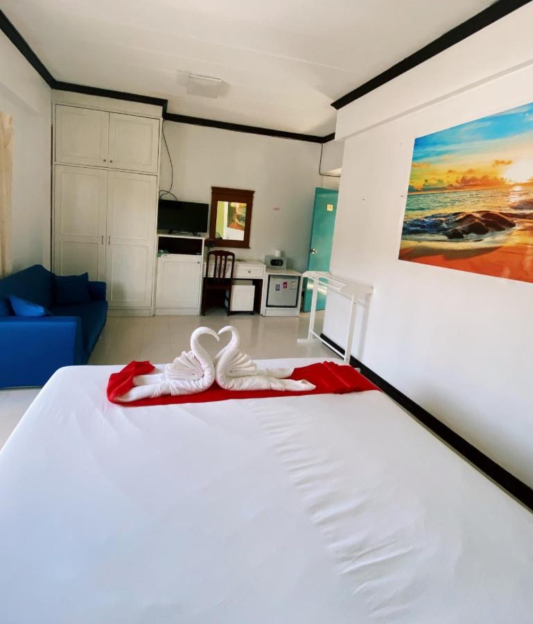 Holidays House Karon Esterno foto